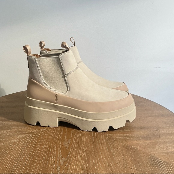 UGG Women's Brisbane Chelsea Boot - Picture 6 of 6